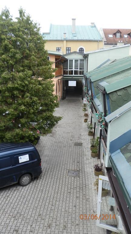 Penzion Marina Pri Slovenskej Restauracii Брезно Номер фото